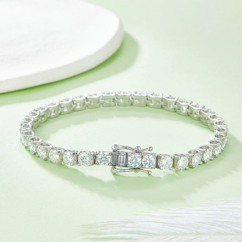 Classic Round-cut Bullhead Tennis Bracelet