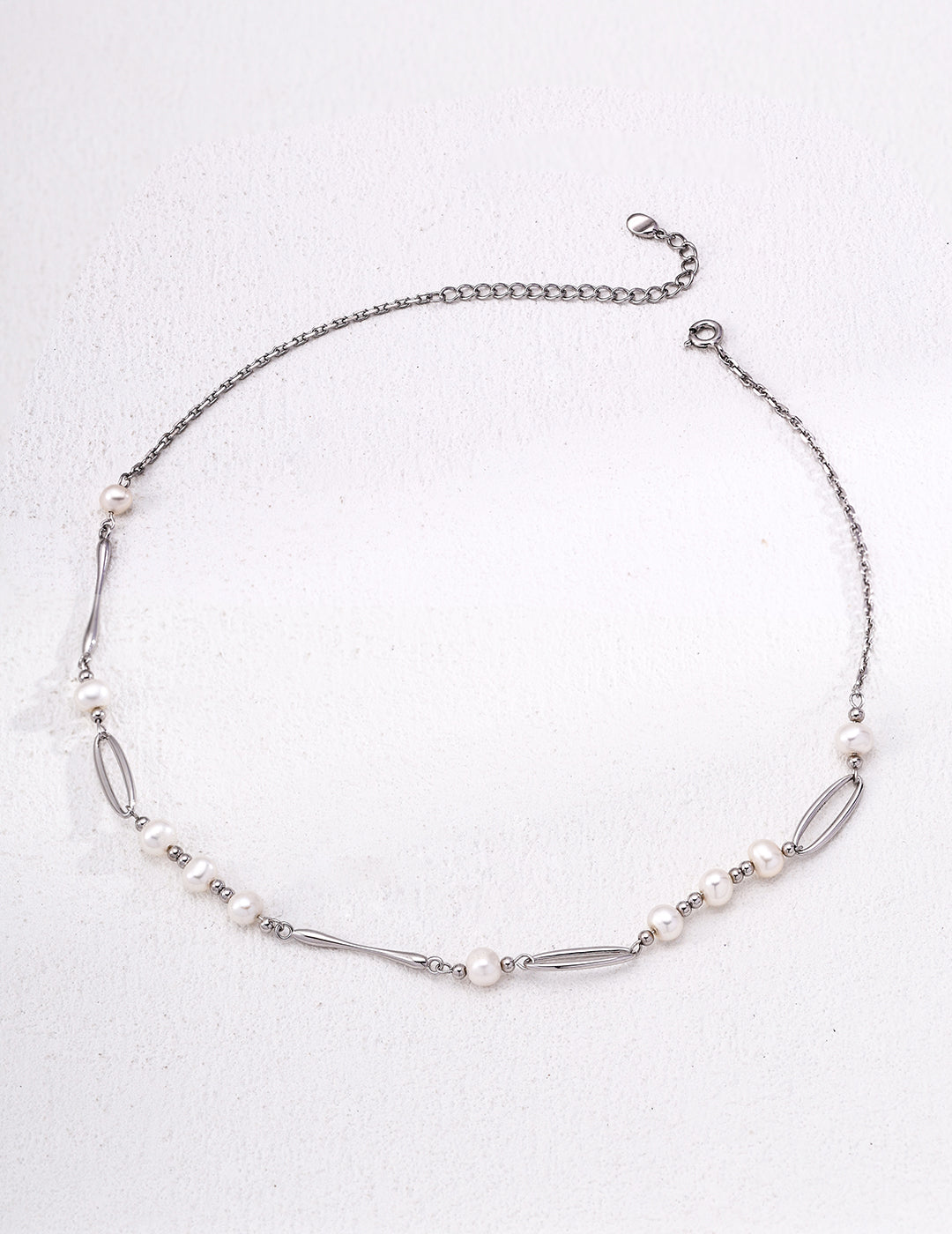 Artistic Natural Pearl Necklace