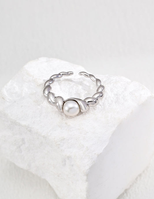 Minimalist Natural Pearl Ring